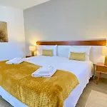 Quinta Andorinhas * קארבואירו